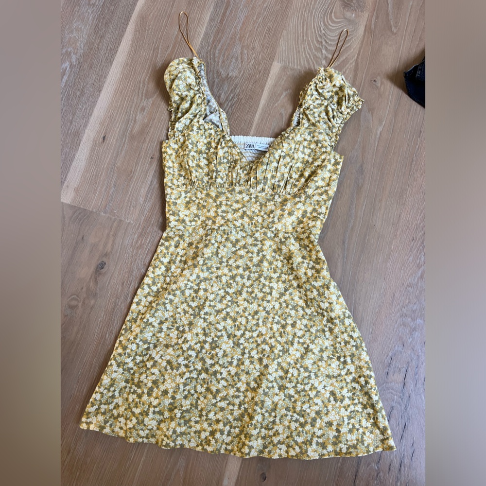 Zara dress yellow floral great condition size s